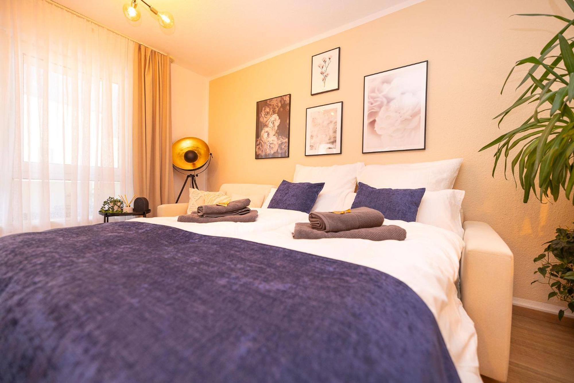 Luxx Home Bc, Zentral - Fuer 4 Personen - Balkon - Parken - Voll Ausgestattete Kueche Biberach an der Riss Luaran gambar